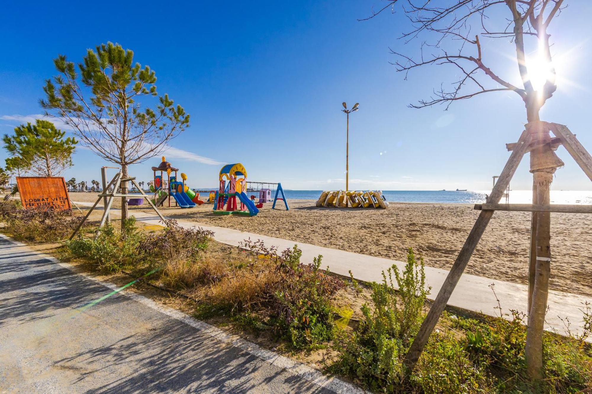 The Beachfront Apartment Durrës Exterior foto